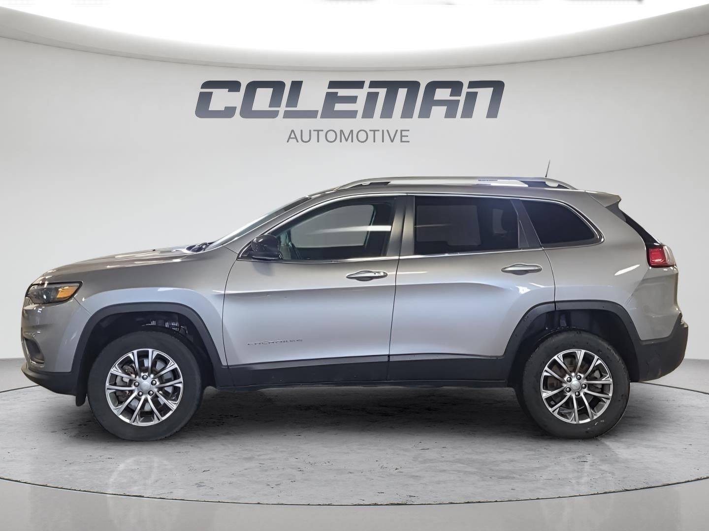 Used 2019 Jeep Cherokee Latitude Plus with VIN 1C4PJMLX1KD271530 for sale in Le Mars, IA