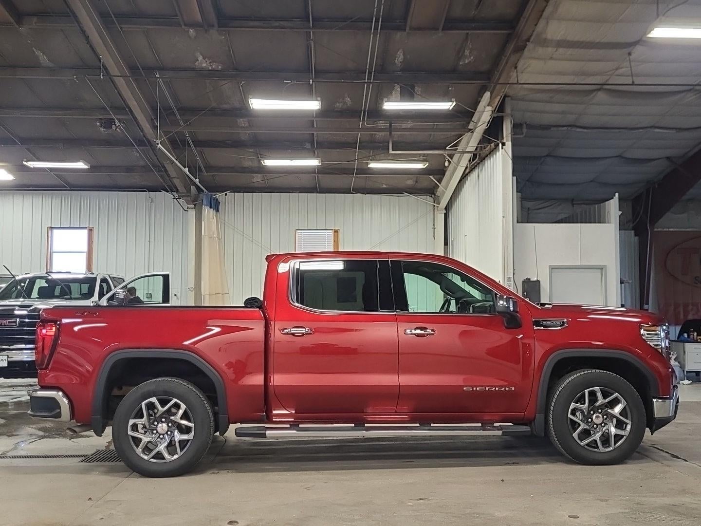 2024 GMC Sierra 1500 SLT