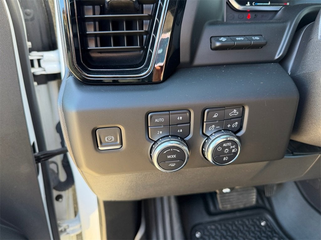 2023 GMC Sierra 1500 AT4X