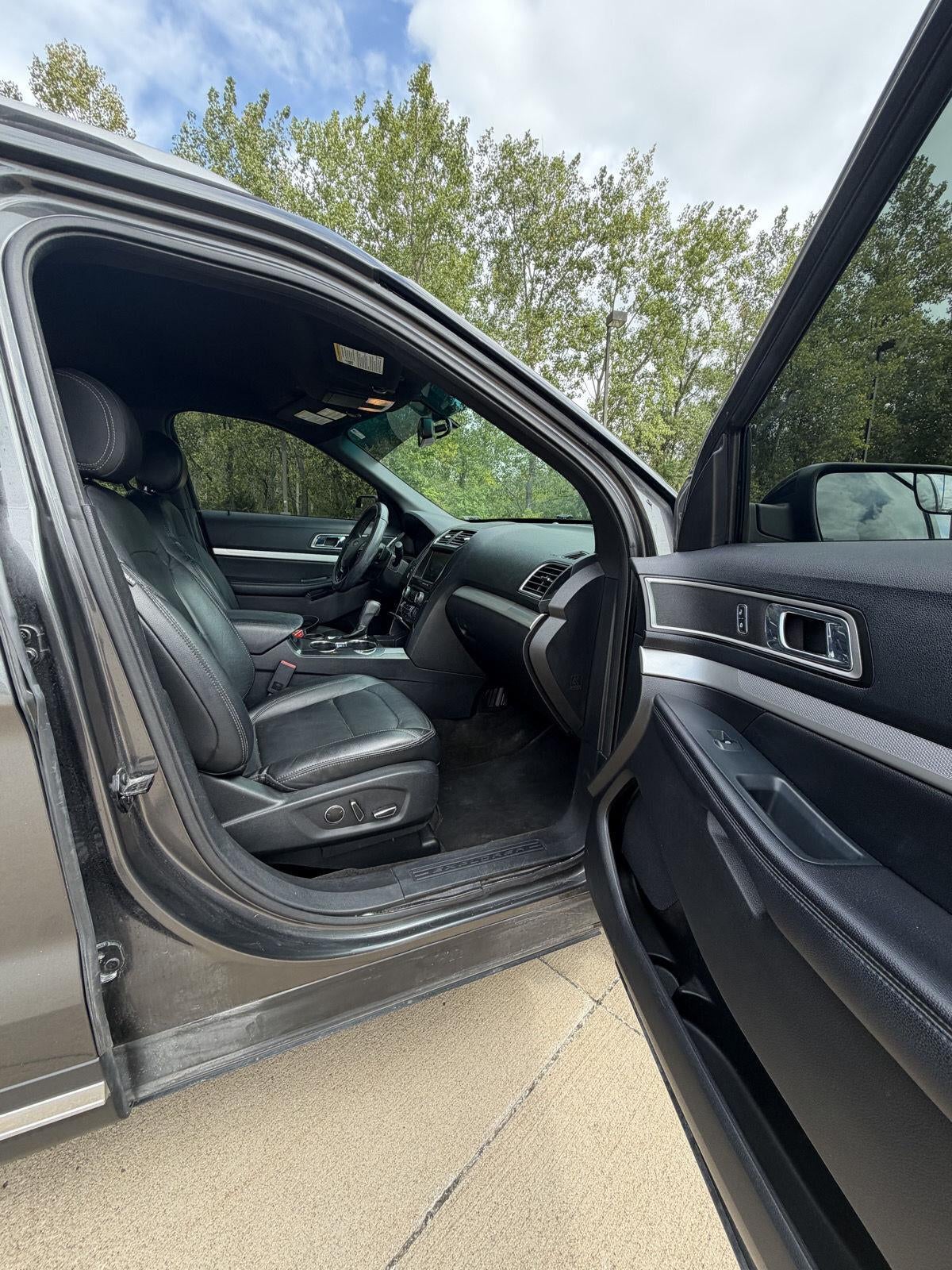 2016 Ford Explorer XLT 22