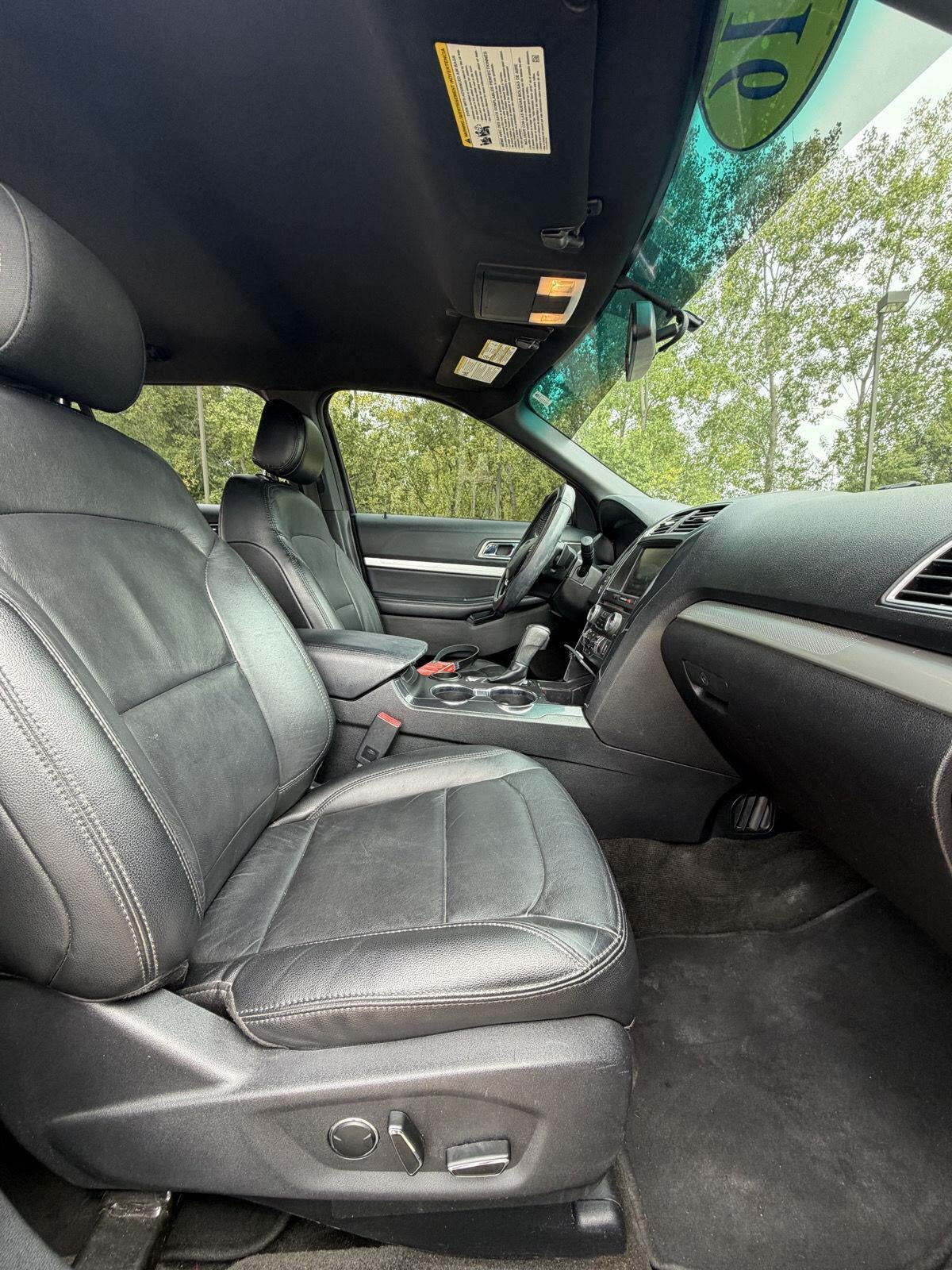 2016 Ford Explorer XLT 23