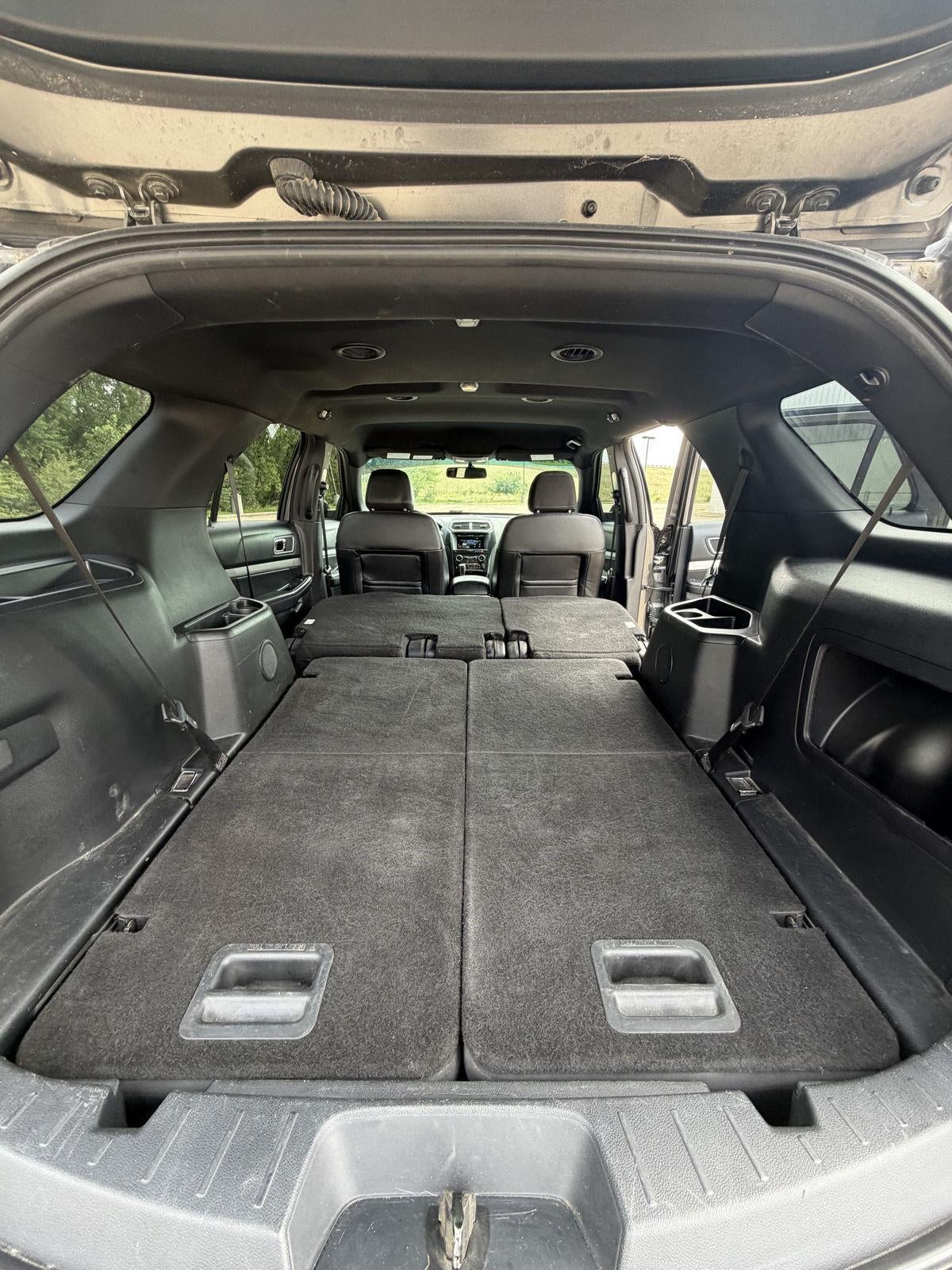 2016 Ford Explorer XLT 28