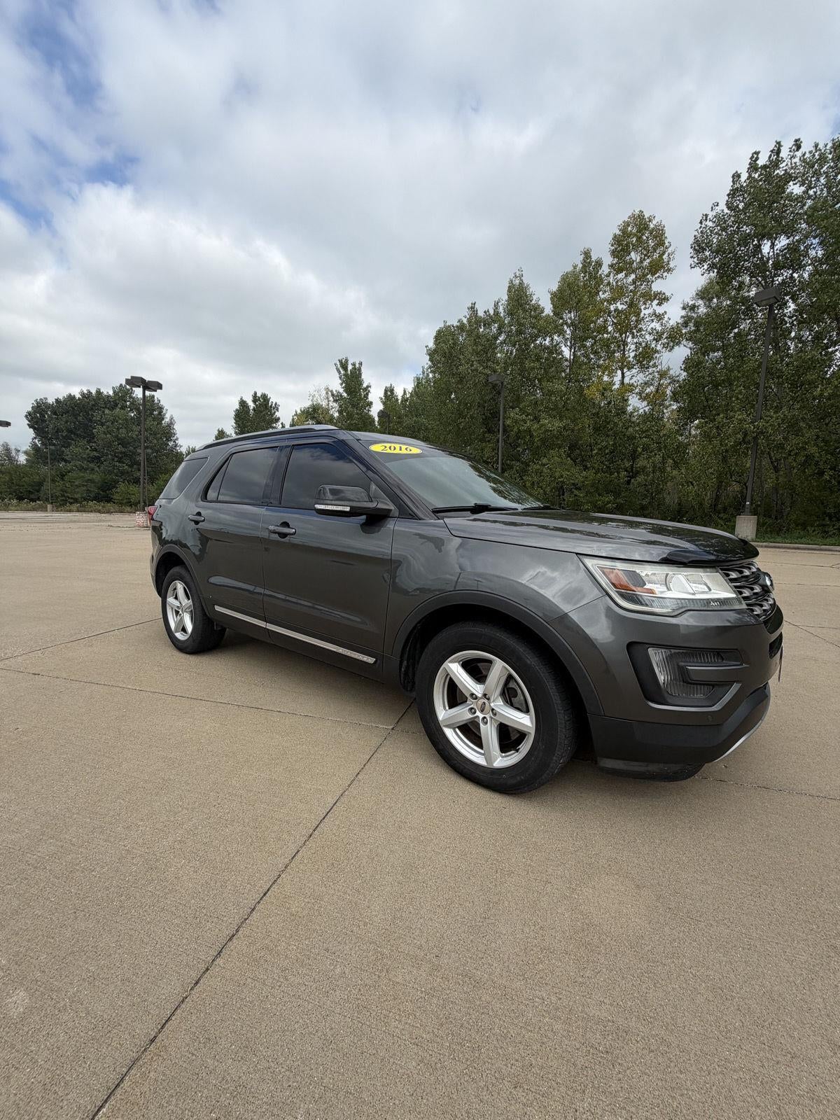 2016 Ford Explorer XLT 33