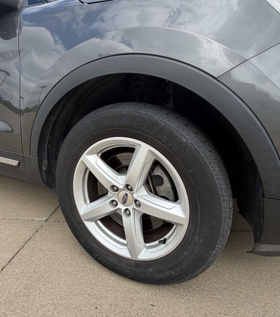 2016 Ford Explorer XLT 35
