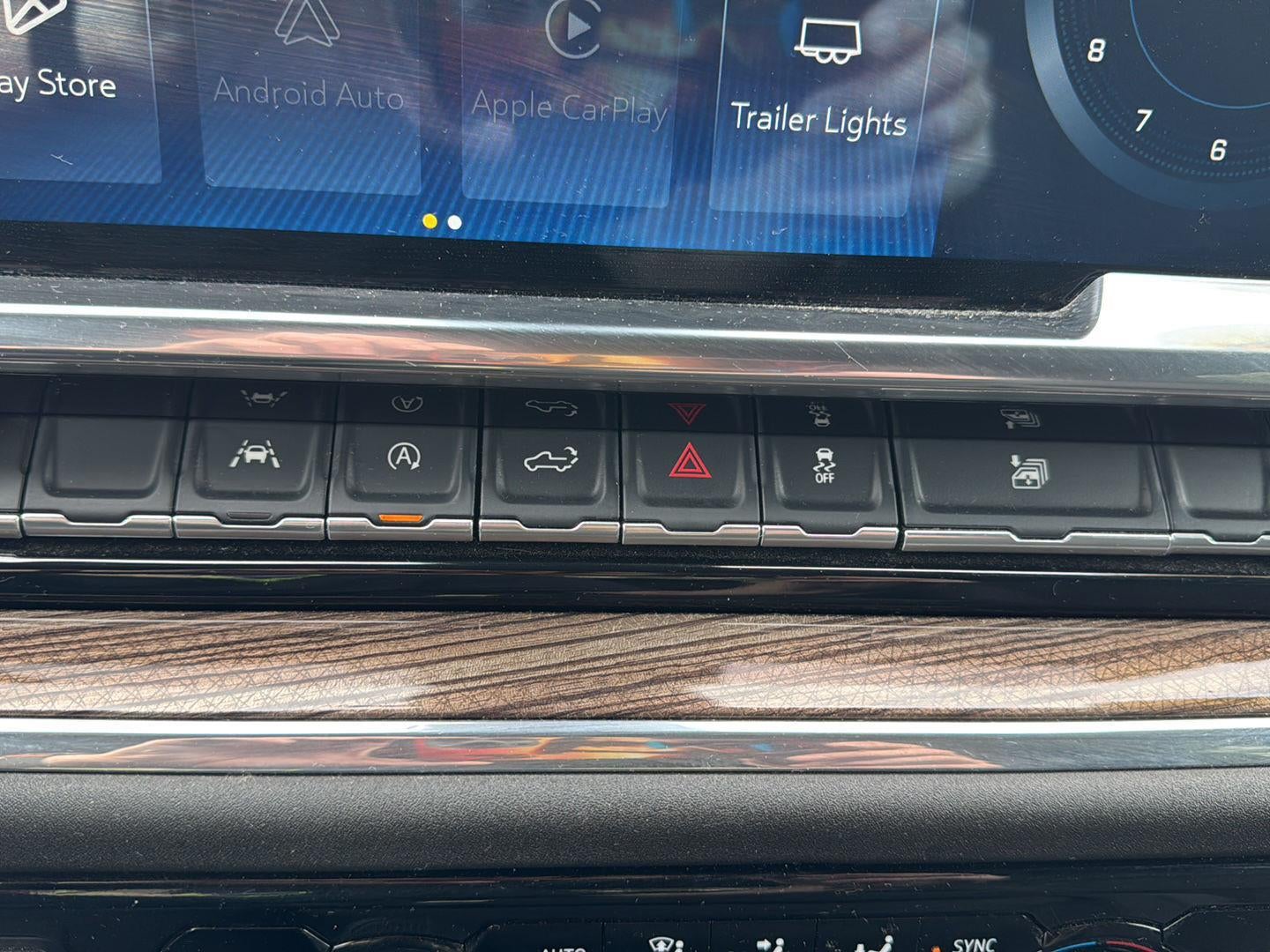 2025 Chevrolet Silverado 1500 LT 18