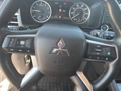 2024 Mitsubishi Outlander SE