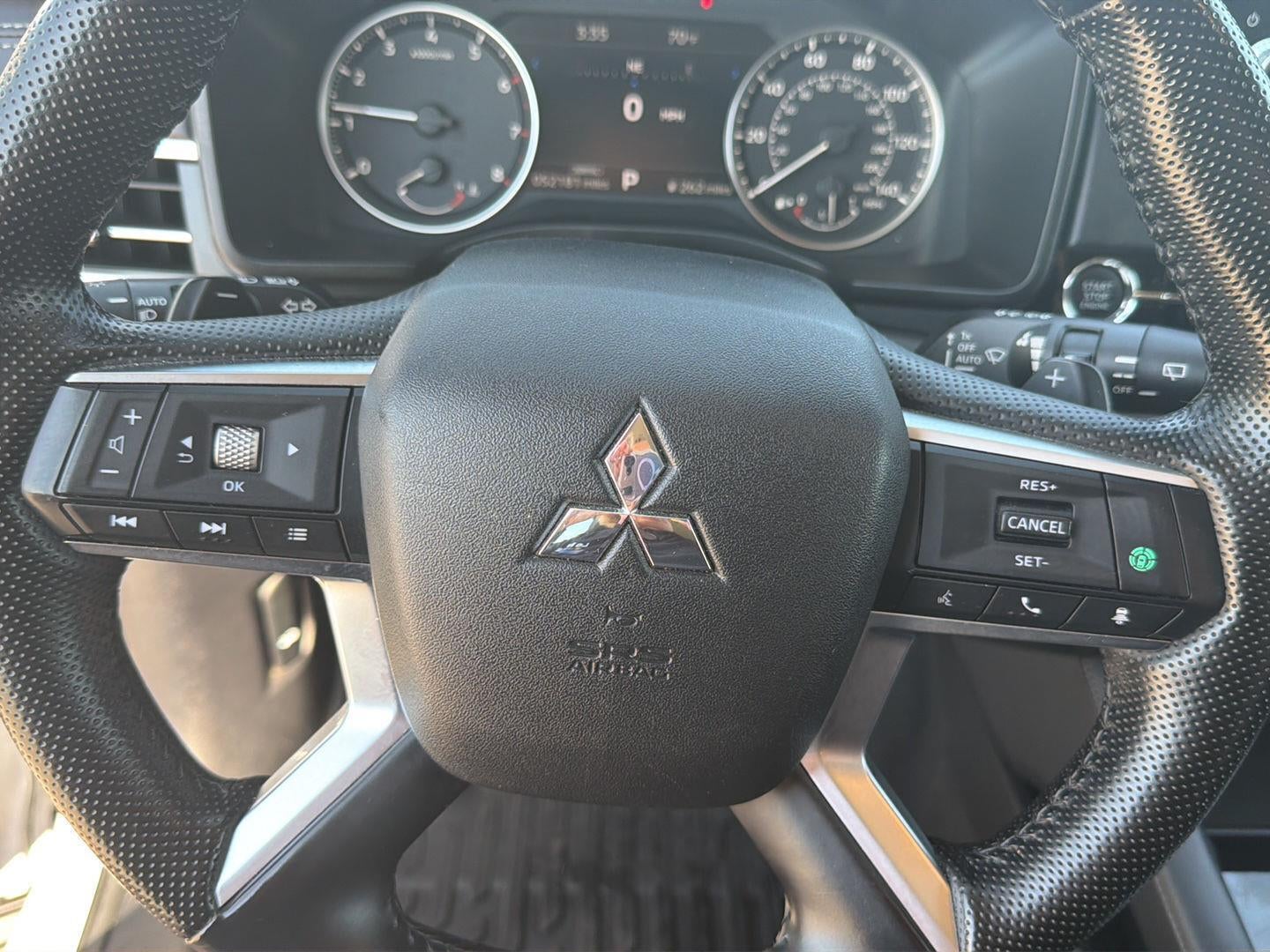 2024 Mitsubishi Outlander SE