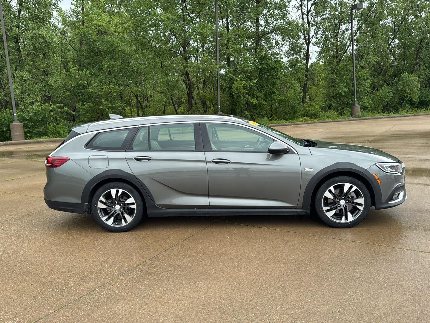 2019 Buick Regal TourX Essence
