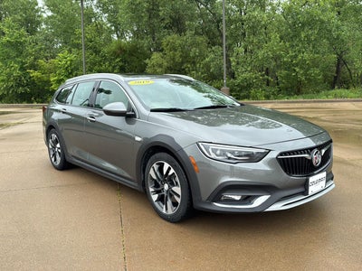2019 Buick Regal TourX Essence