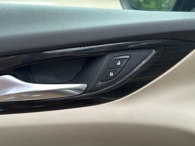 2019 Buick Regal TourX Essence