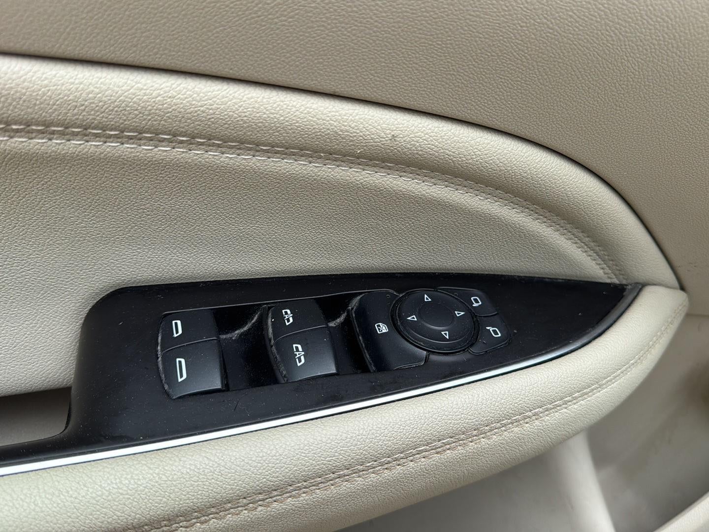 2019 Buick Regal TourX Essence 16