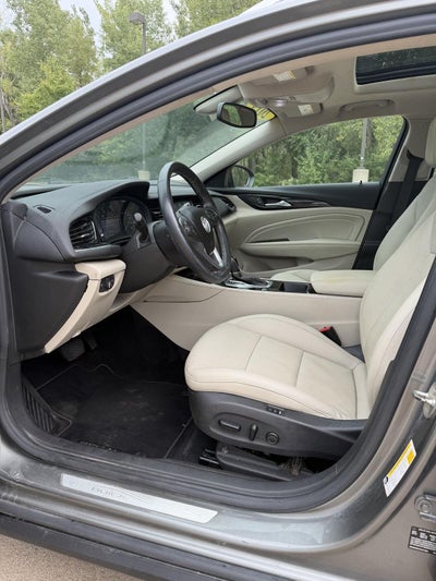 2019 Buick Regal TourX Essence