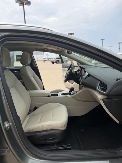 2019 Buick Regal TourX Essence