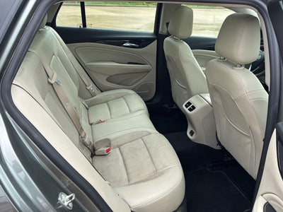 2019 Buick Regal TourX Essence