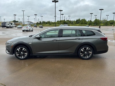 2019 Buick Regal TourX Essence