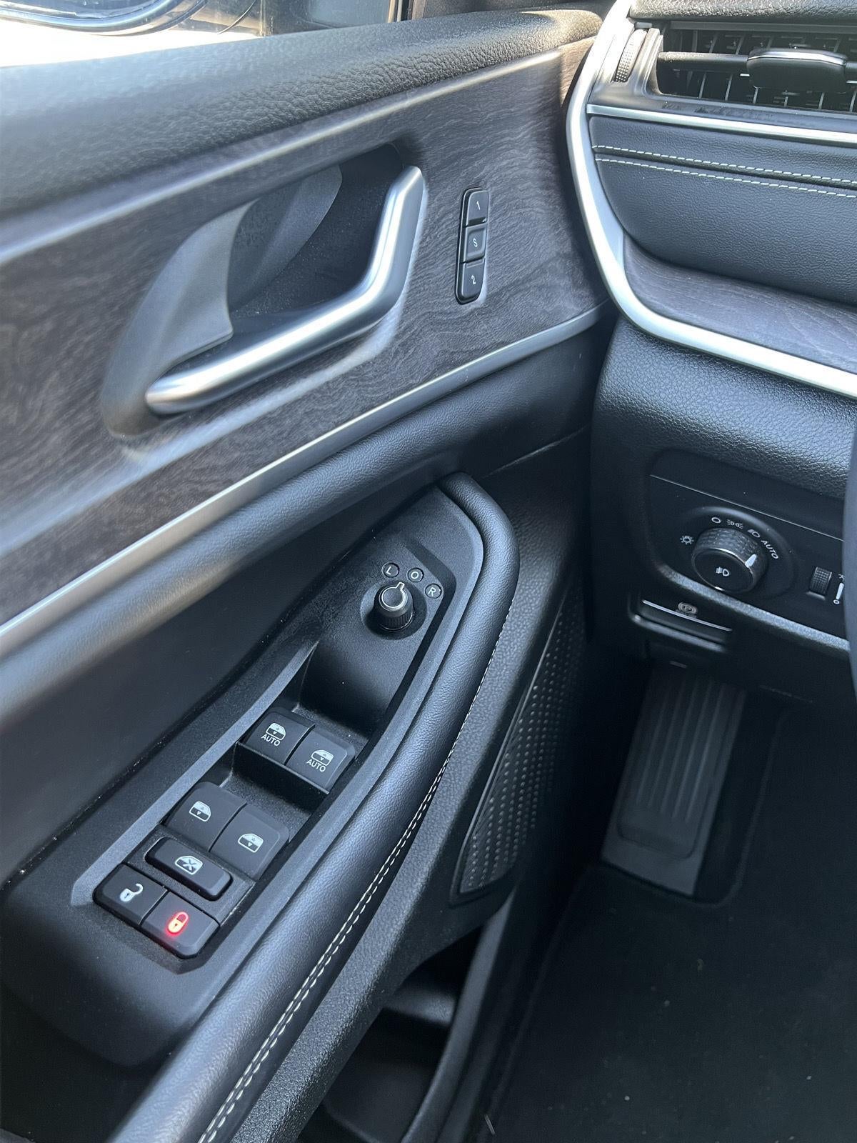 2024 Jeep Grand Cherokee Limited 3