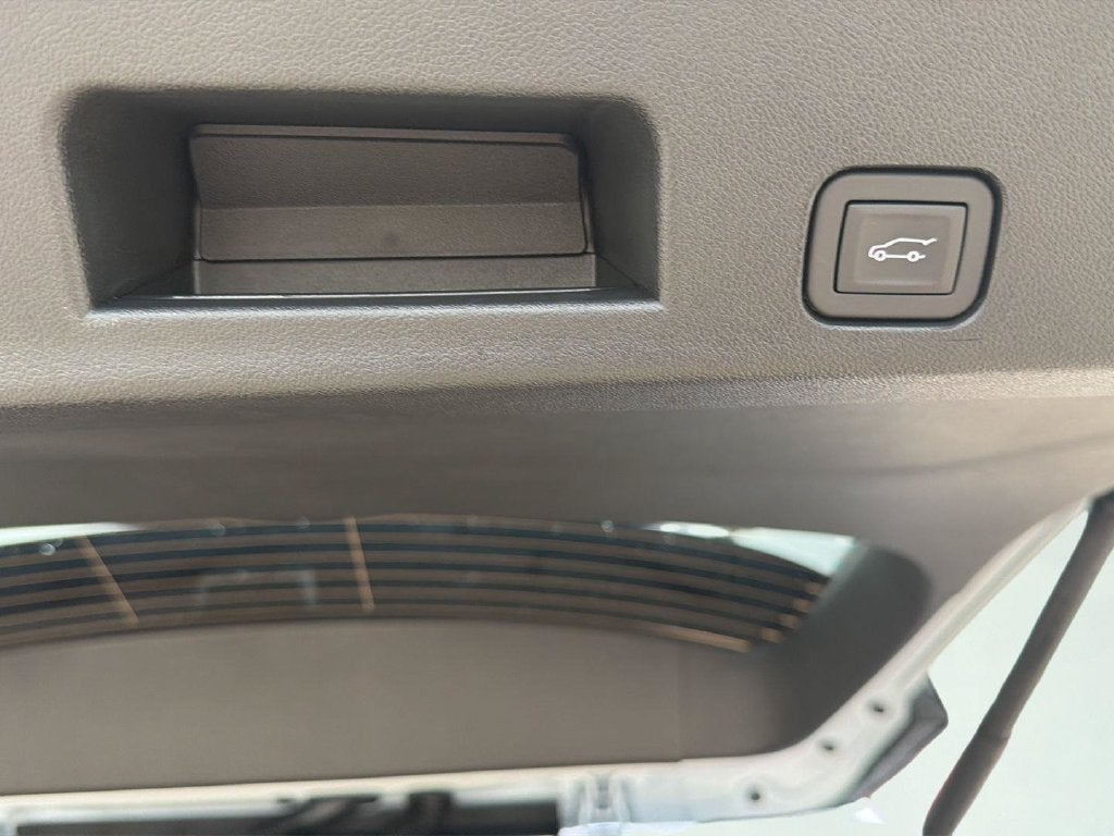 2027 GMC Acadia AT4