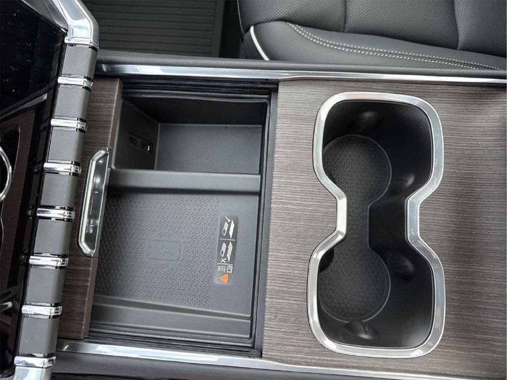 2027 GMC Acadia Denali 36