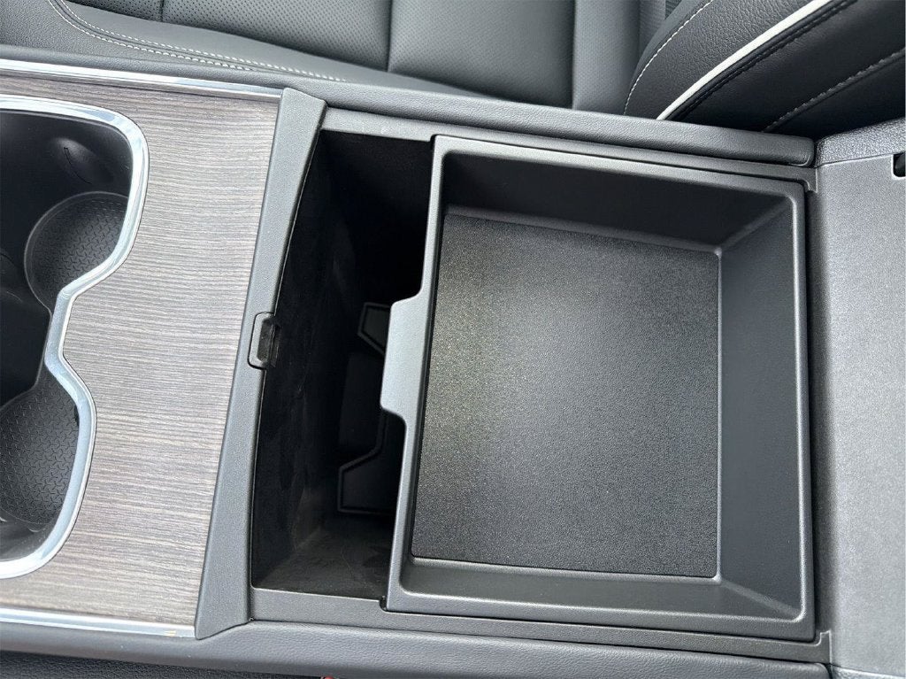 2027 GMC Acadia Denali 43