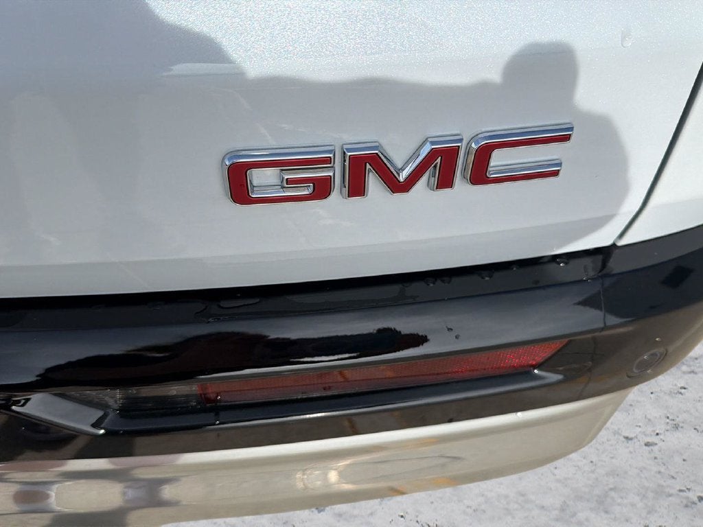 2027 GMC Acadia Denali