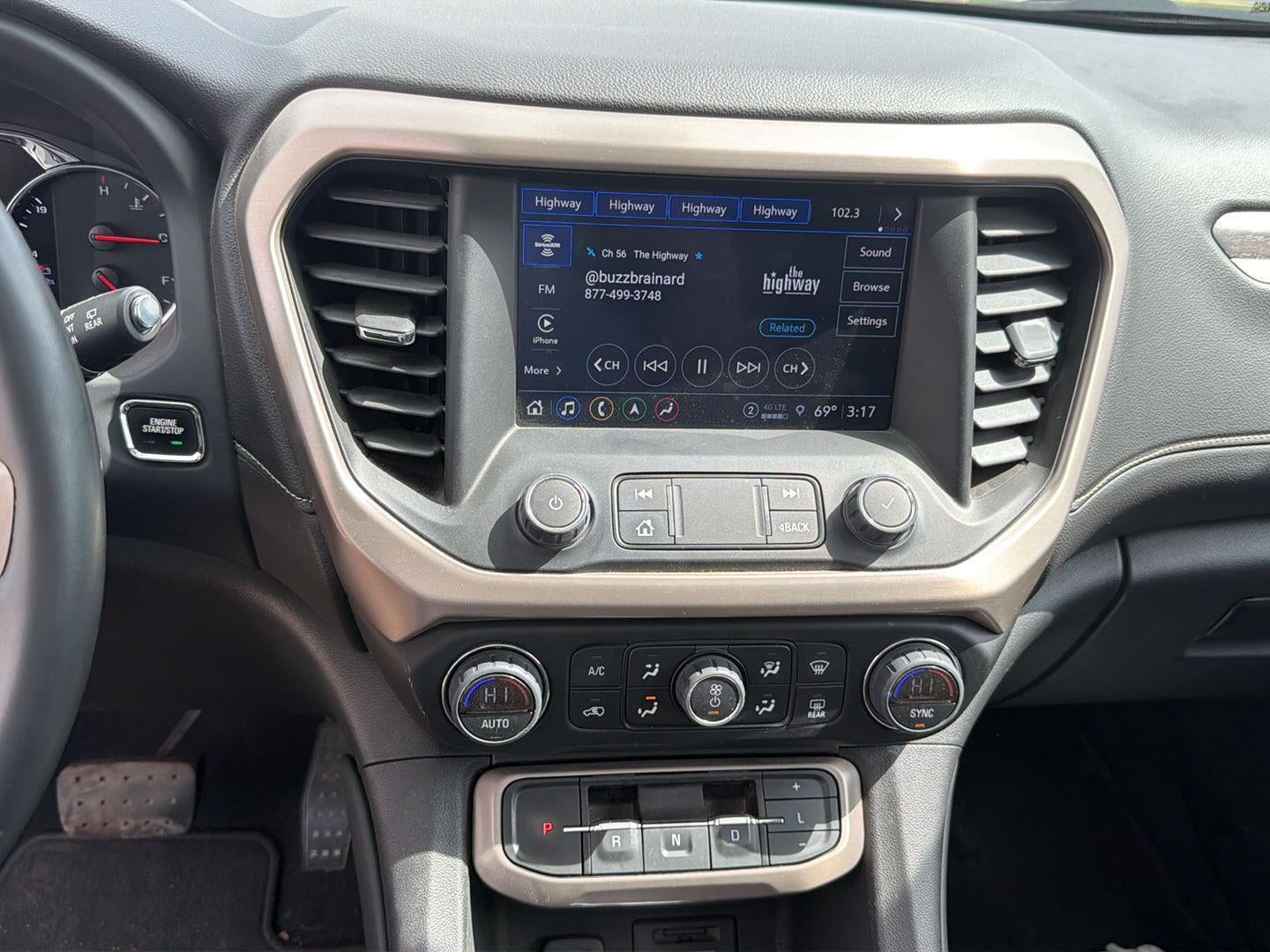 2023 GMC Acadia Denali