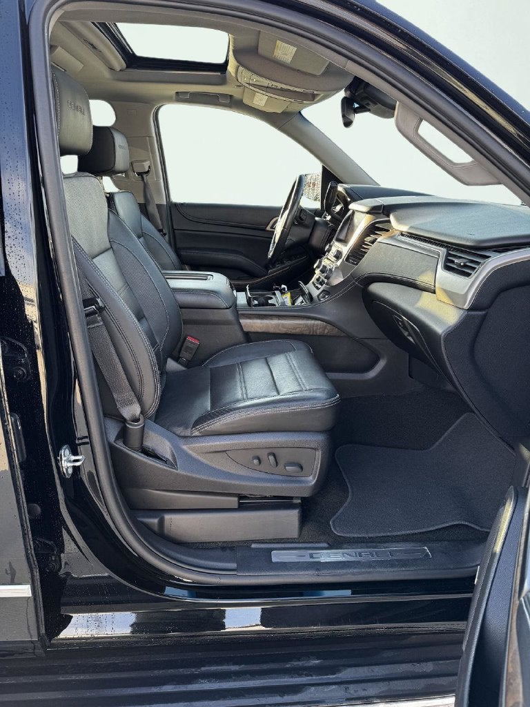 2018 GMC Yukon Denali 32
