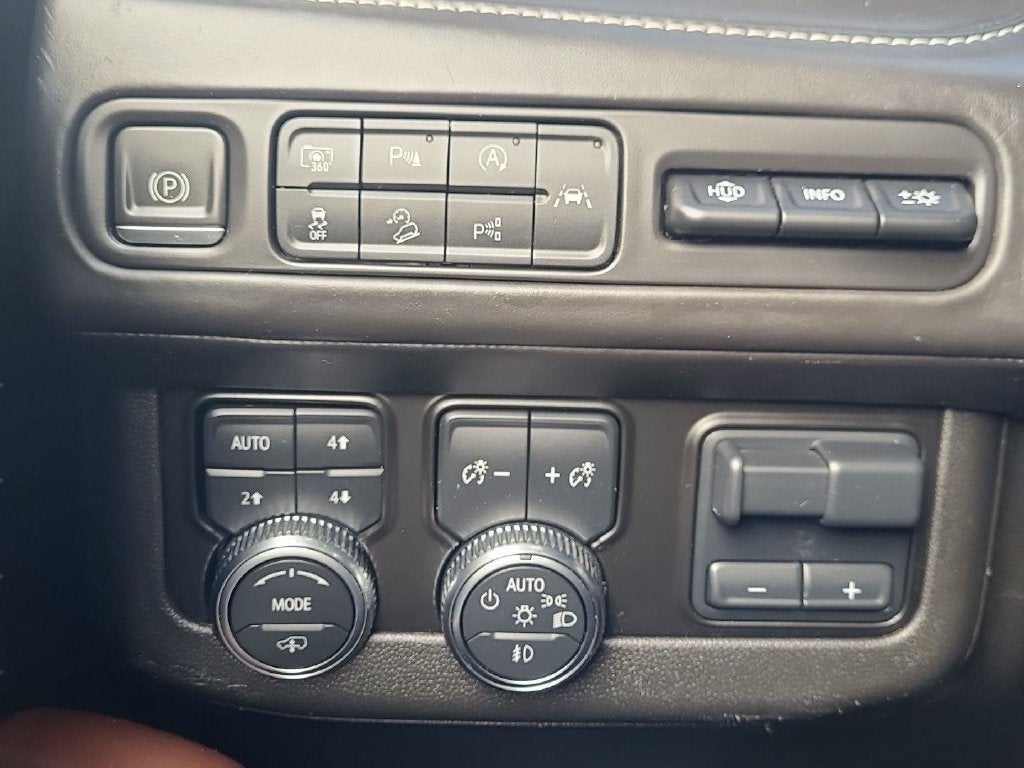 2023 GMC Yukon Denali Ultimate