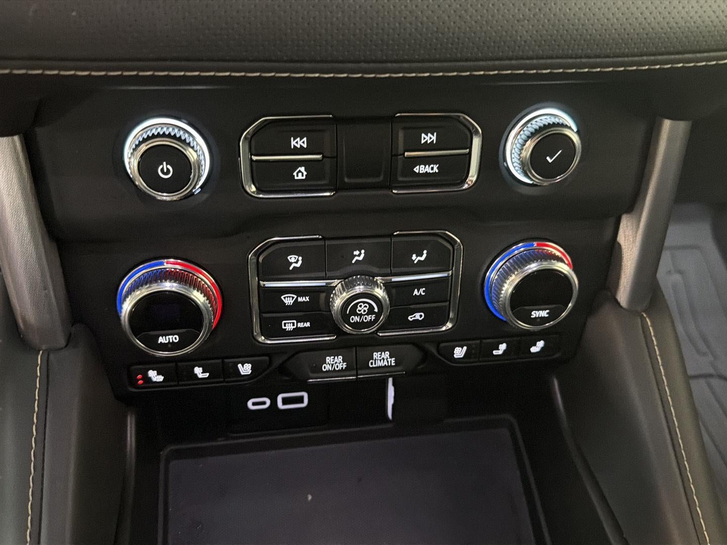 2024 GMC Yukon XL SLT