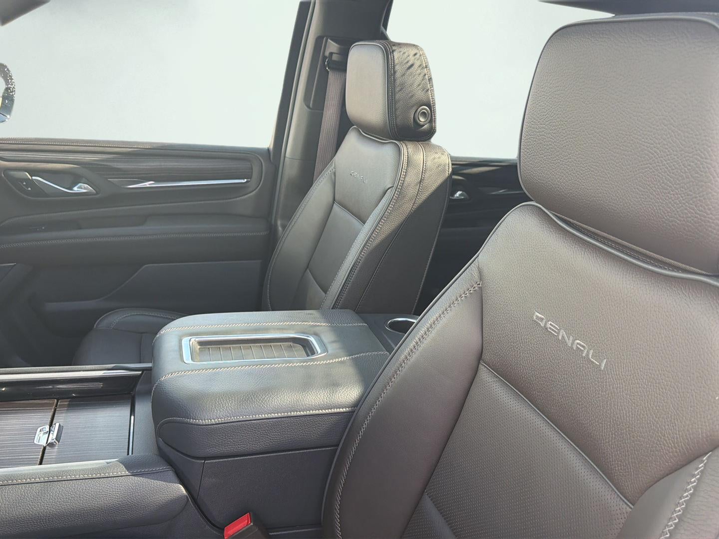 2024 GMC Yukon XL Denali 27