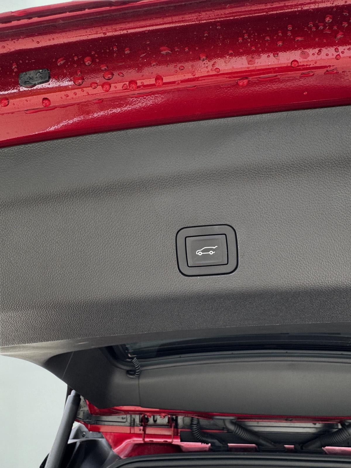 2026 GMC Yukon XL Denali - Photo 32
