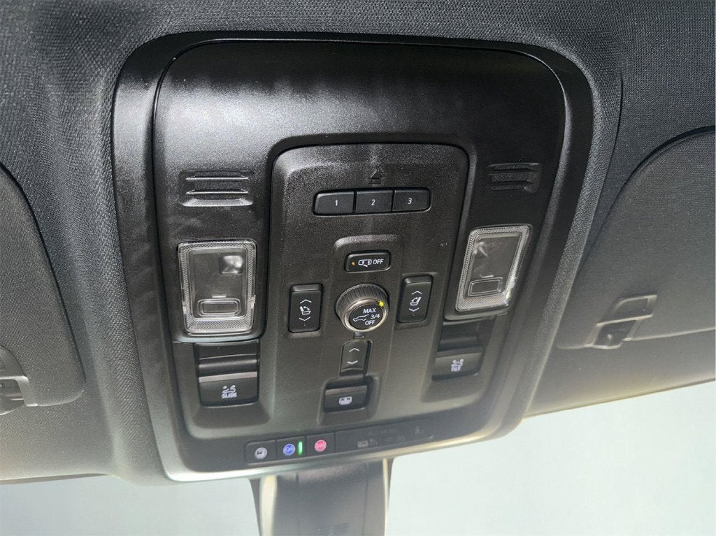 2022 Chevrolet Suburban Base