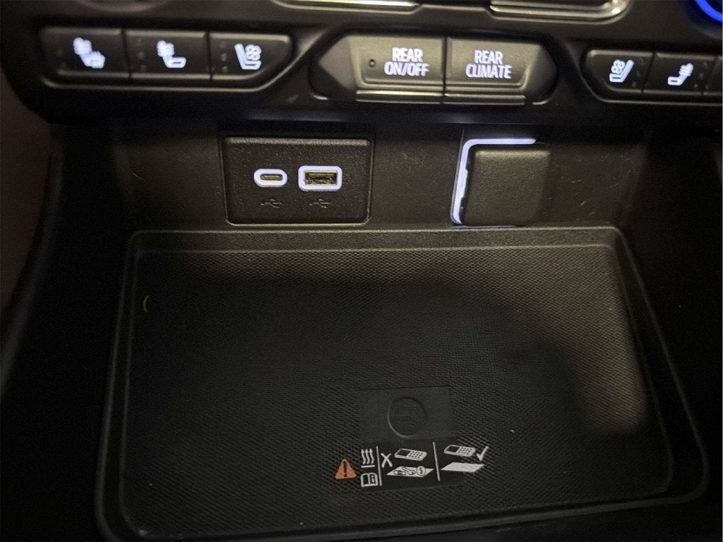 2022 Chevrolet Suburban Base