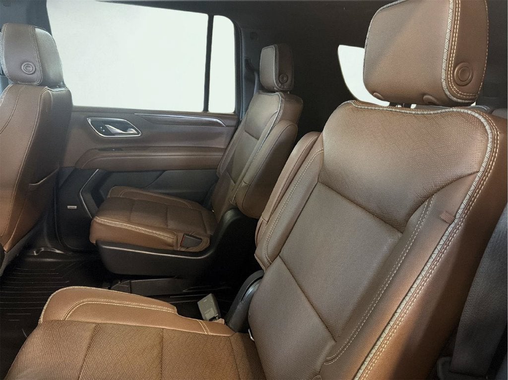 2022 Chevrolet Suburban Base