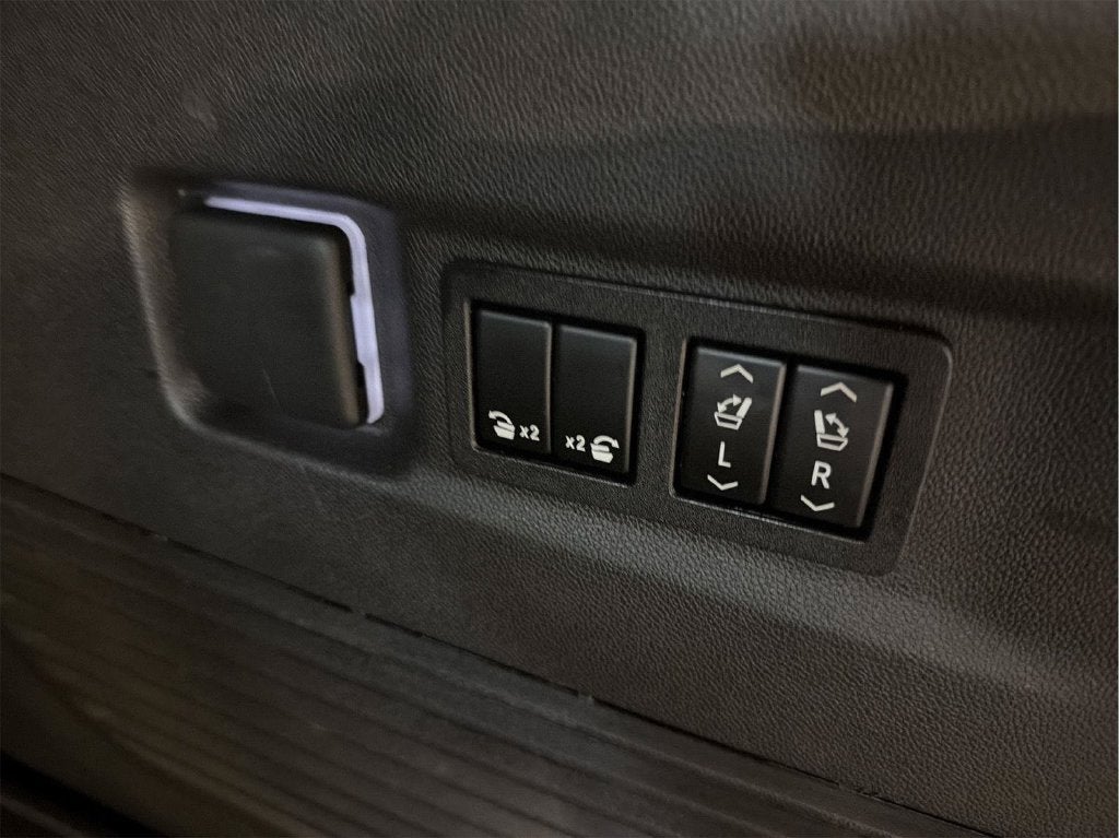 2022 Chevrolet Suburban Base
