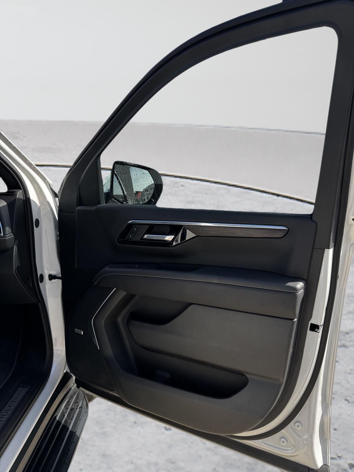 2025 Chevrolet Tahoe Premier 17