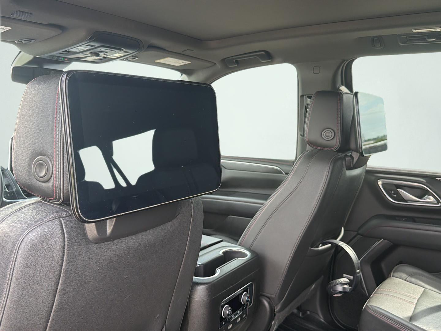 2023 Chevrolet Suburban RST 28