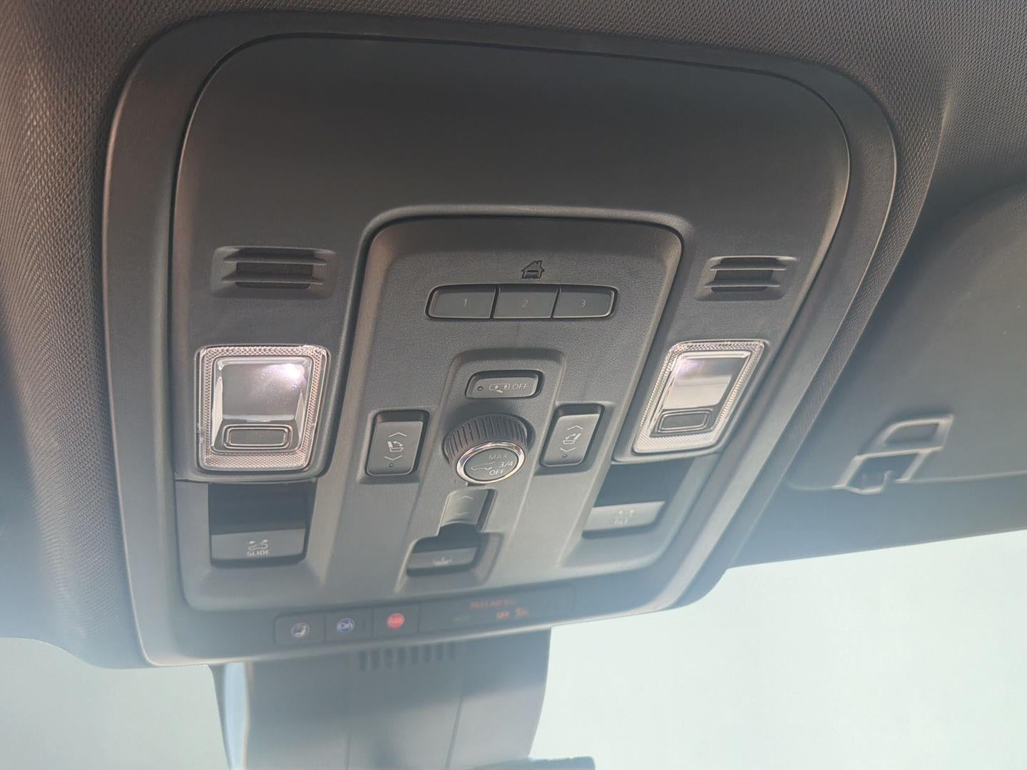 2023 Chevrolet Suburban High Country 17