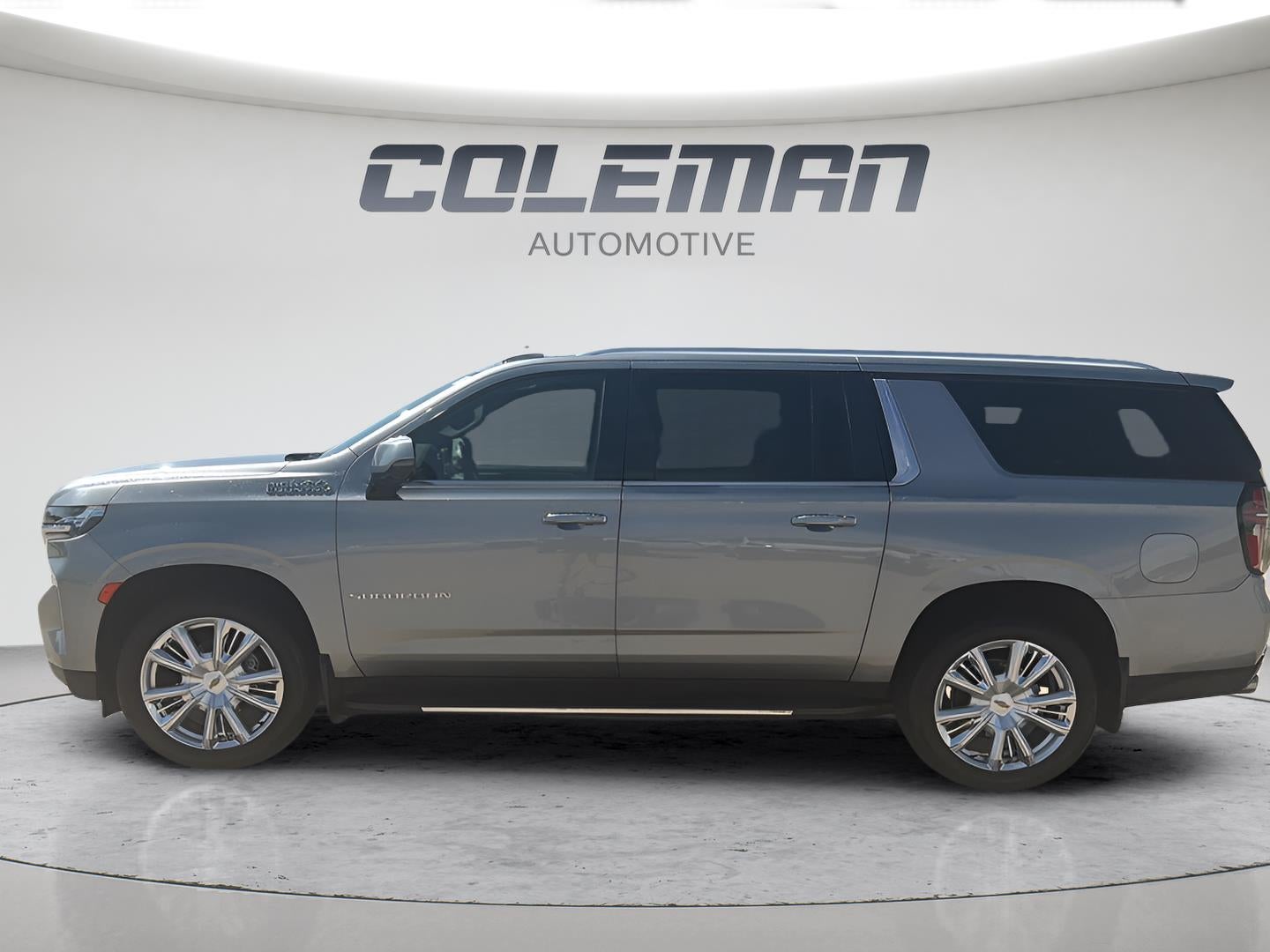 2023 Chevrolet Suburban High Country 2