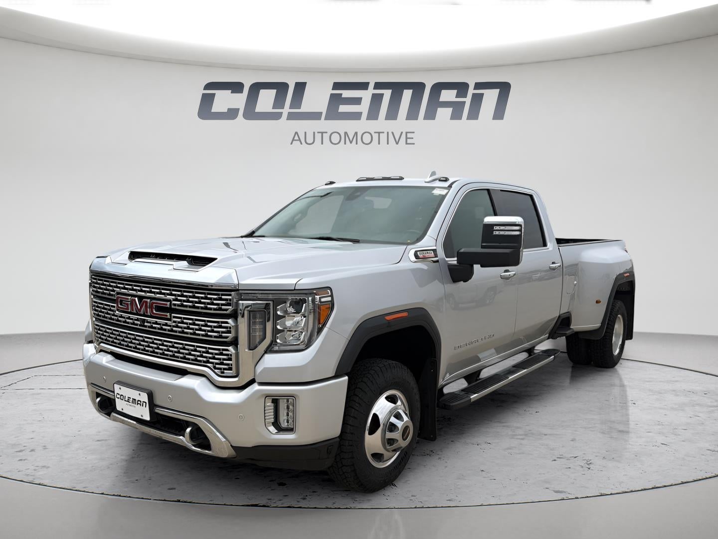 2022 GMC Sierra 4WD Crew Cab Long Box DRW Denali's photo
