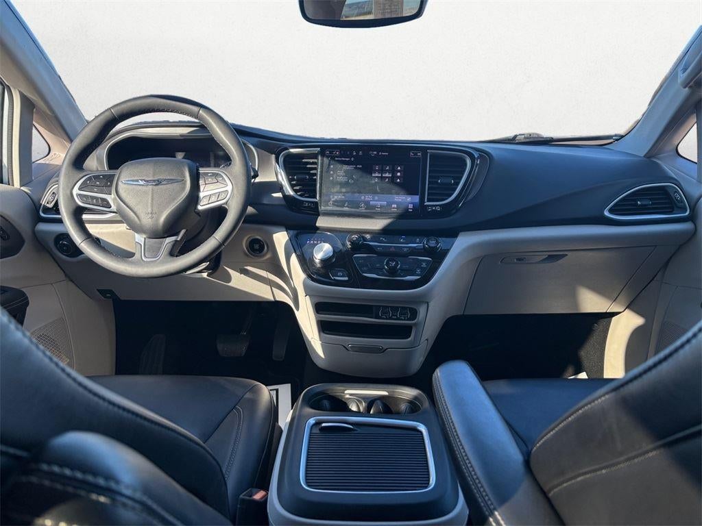 2024 Chrysler Pacifica Touring L 14