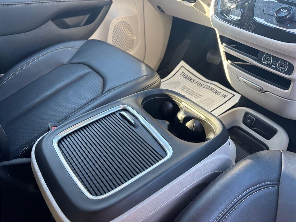 2024 Chrysler Pacifica Touring L 23