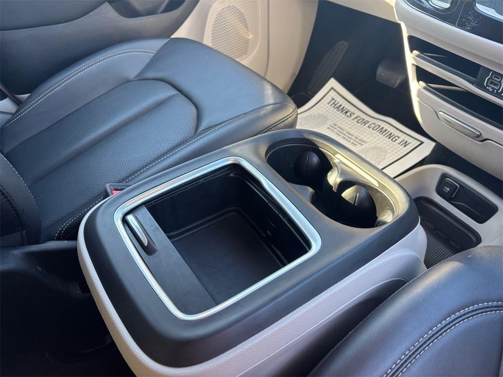 2024 Chrysler Pacifica Touring L 24