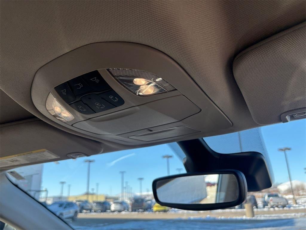 2024 Chrysler Pacifica Touring L 27