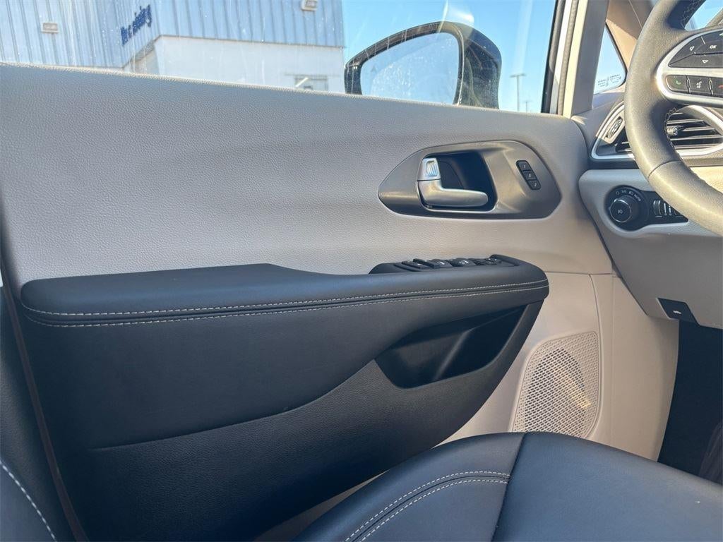 2024 Chrysler Pacifica Touring L 28