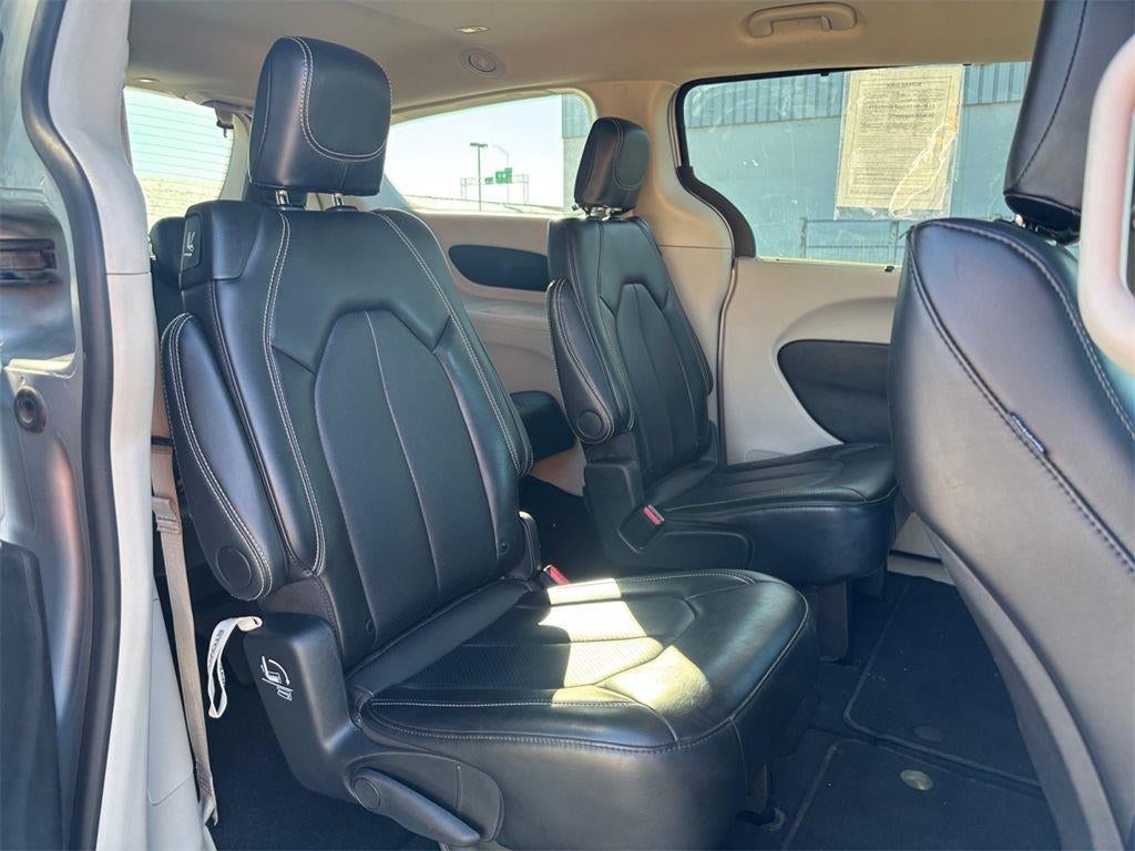 2024 Chrysler Pacifica Touring L 29