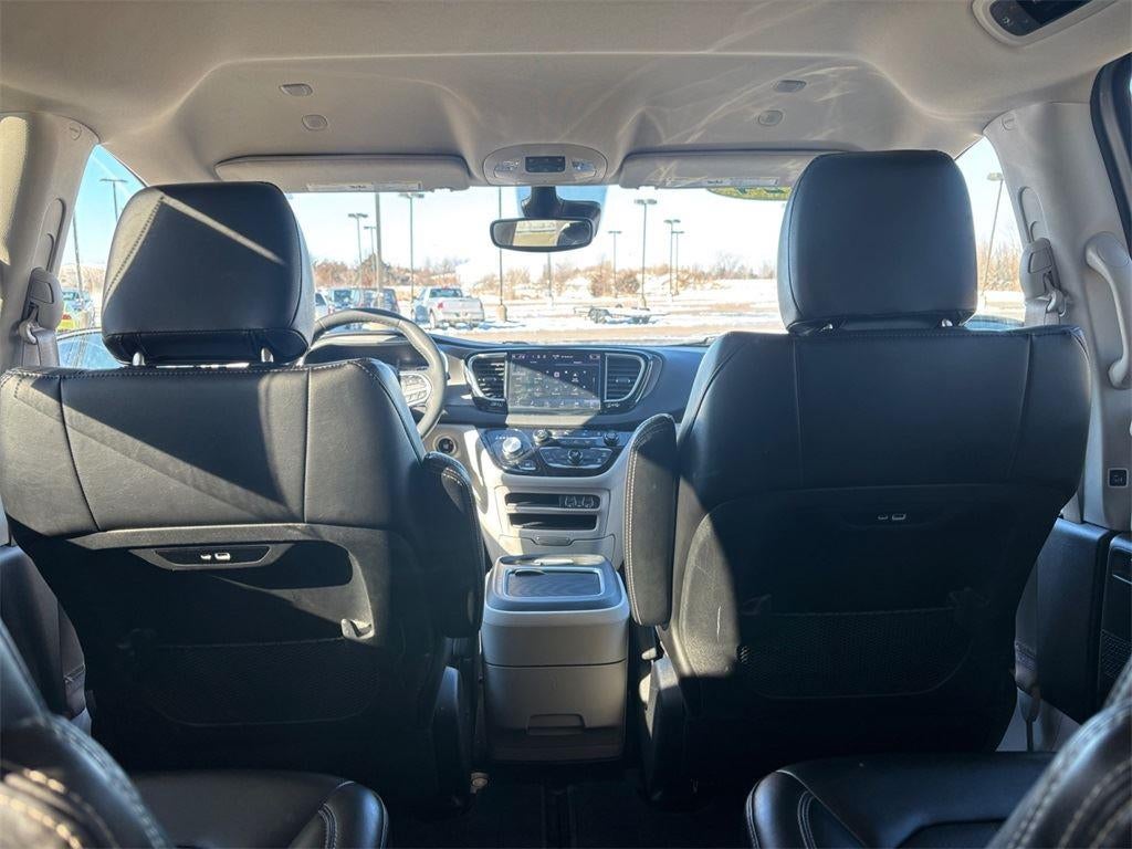 2024 Chrysler Pacifica Touring L 3