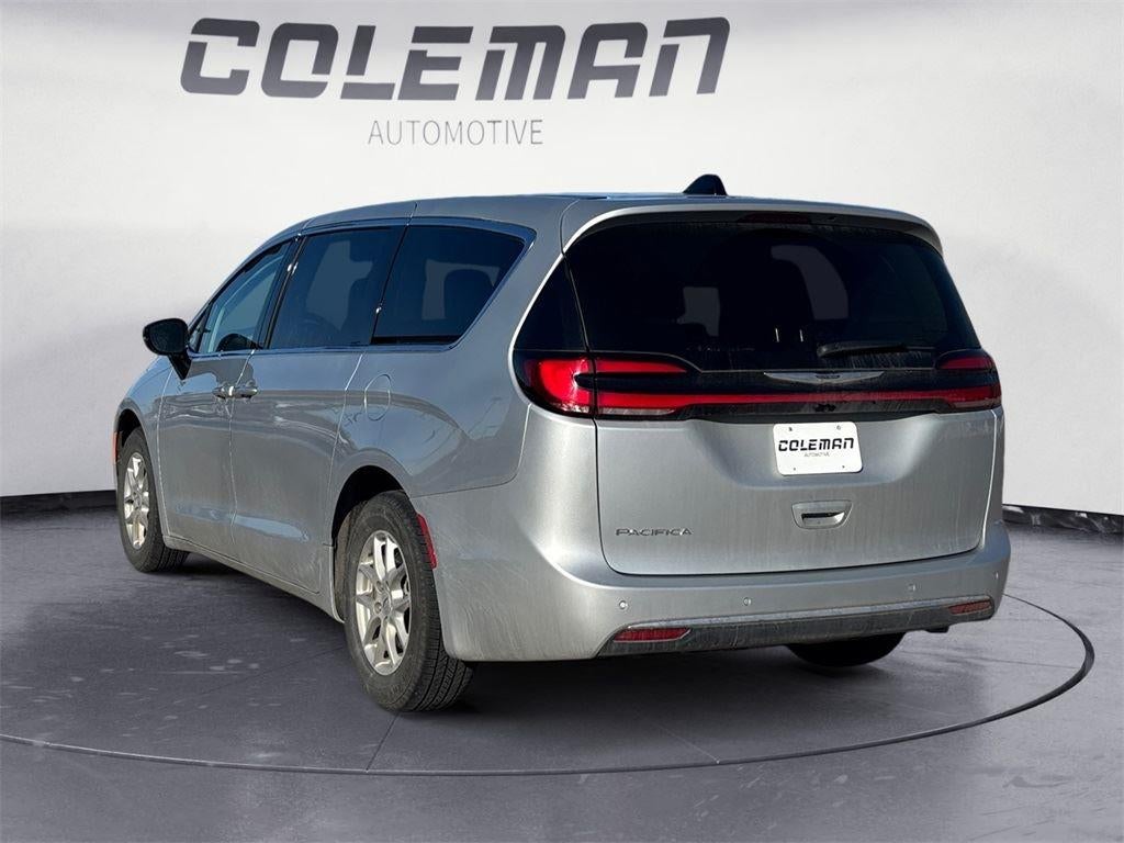 2024 Chrysler Pacifica Touring L 8