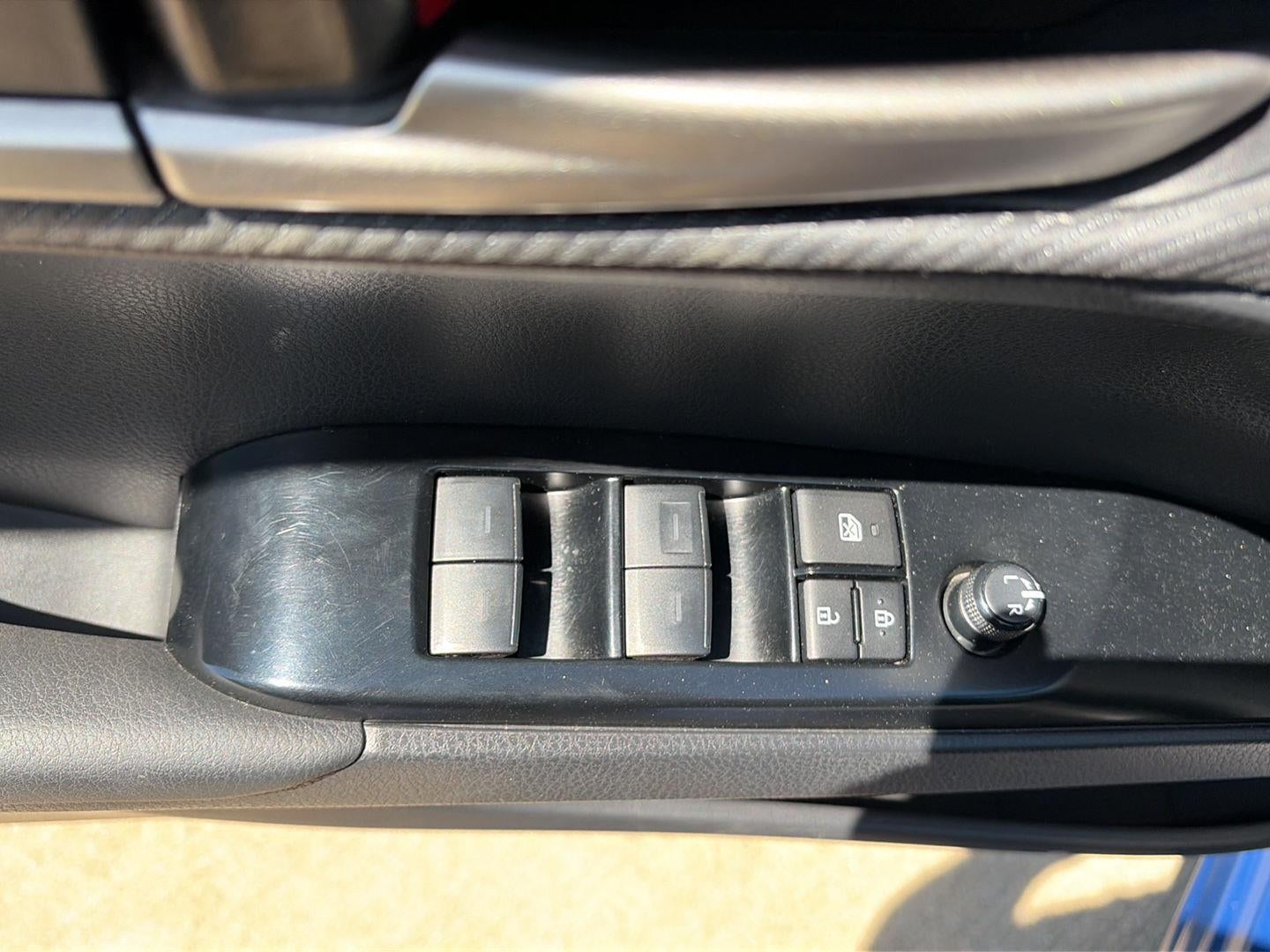 2025 Toyota Camry LE 19