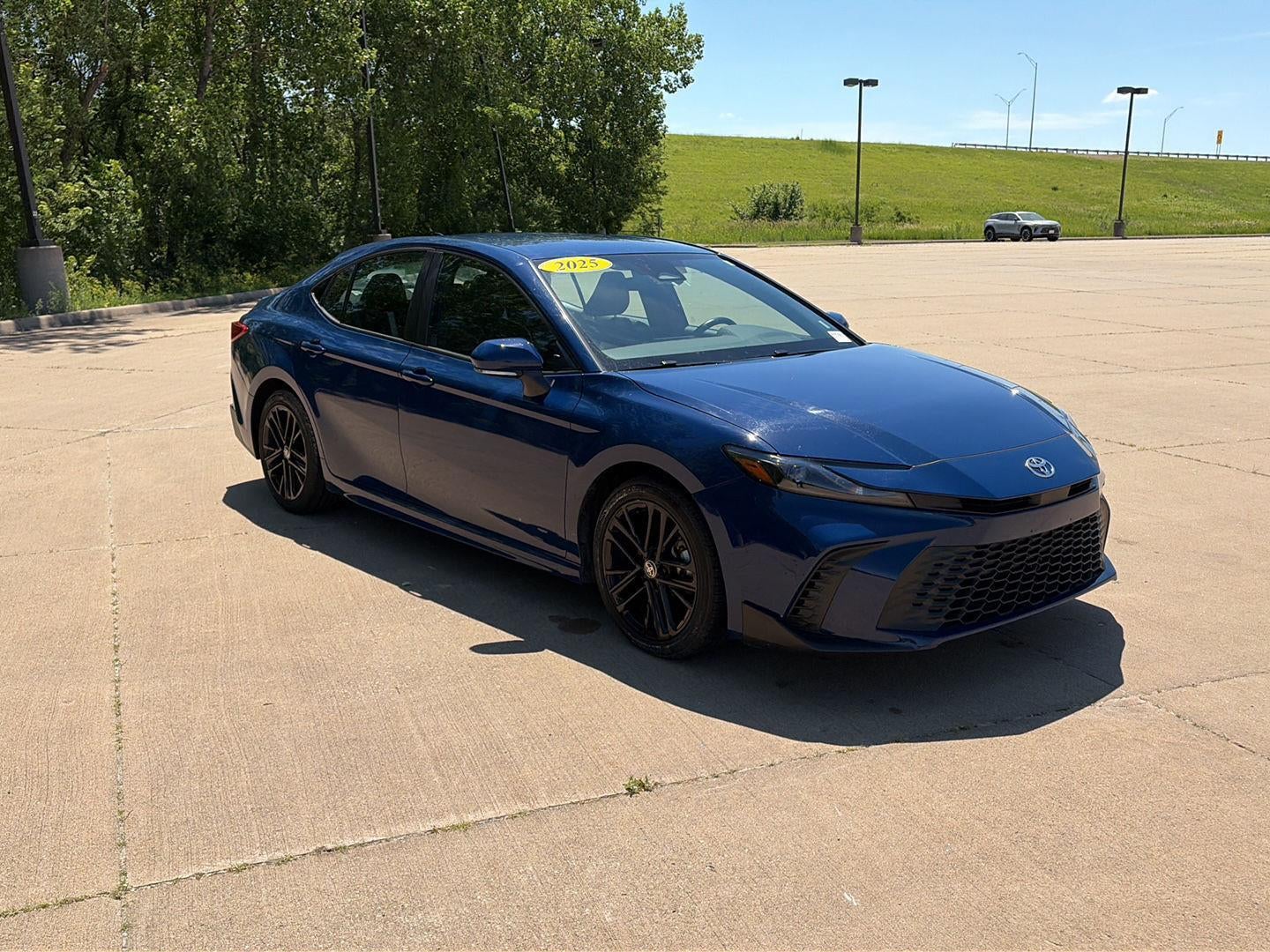 2025 Toyota Camry LE 9