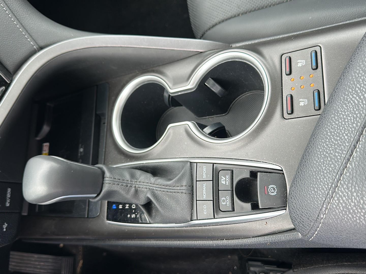 2023 Toyota Camry Hybrid XLE